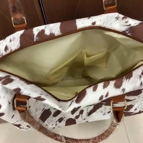 Best Seller ⭐️ Cow Fur and Faux Leather Weekender - Picture 4 of 8